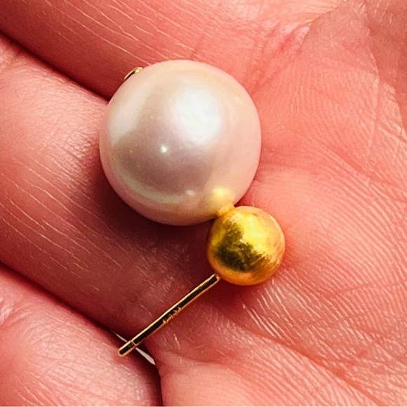 STUNNING freshwater pearl studs, solid 18k gold plated 925 sterling silver - Picture 4 of 5